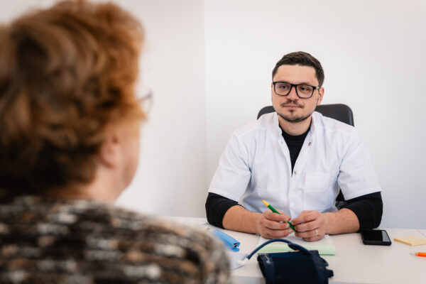 Dr. Simion Paul, medic cardiolog la Arra Medical Center Iași – expert în diagnostic și tratament cardiovascular